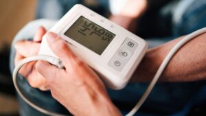 Hypertension: is the DASH diet the ultimate solution to protect your arteries and your brain?