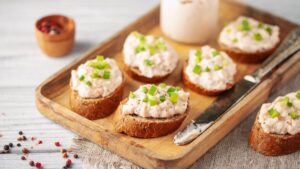 Looking for a light aperitif? This tuna rillette recipe will quickly become a classic