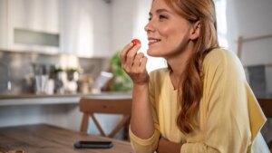Cherry or classic tomato: which is better for your health? A nutritionist finally helps us choose