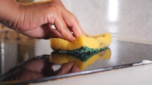 Disinfect your sponge in the microwave: the quick tip for a germ-free kitchen