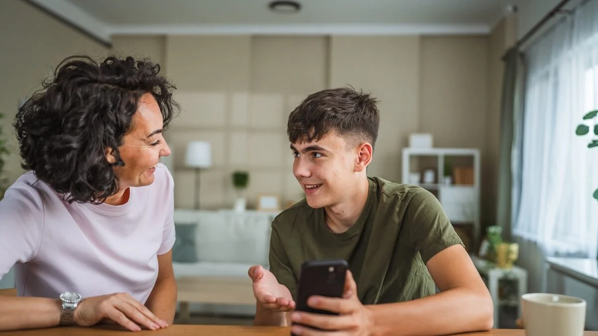 Distant teenager: this child psychiatrist method is creating a buzz among parents