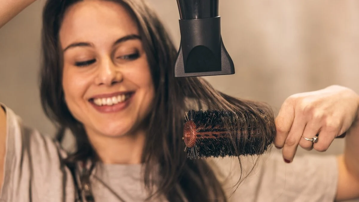 Does your blow dry always come out flat or swollen? Here's the perfect guide to frizz-free volume