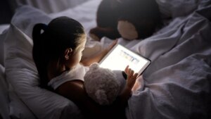 Does your child see really well? These discreet signs which should alert parents