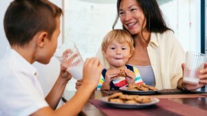 For a homemade snack ready in 20 minutes, these banana-oat cookies will delight your child from 12 months