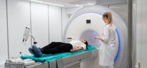 Having an MRI without stress: advice from Dr Alexandre Mensier to overcome your fear of the tunnel