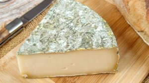 Listeria: two batches of Saint Nectaire farmer AOP urgently recalled from Intermarché, Leclerc and Auchan
