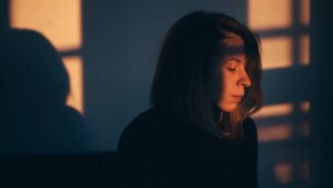 Loneliness: what the lack of social connection can change in our brain, our personality and even our health