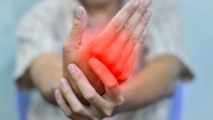 Severe polyarthritis: a single injection of CAR-T cells brought total remission to patients who were no longer helping
