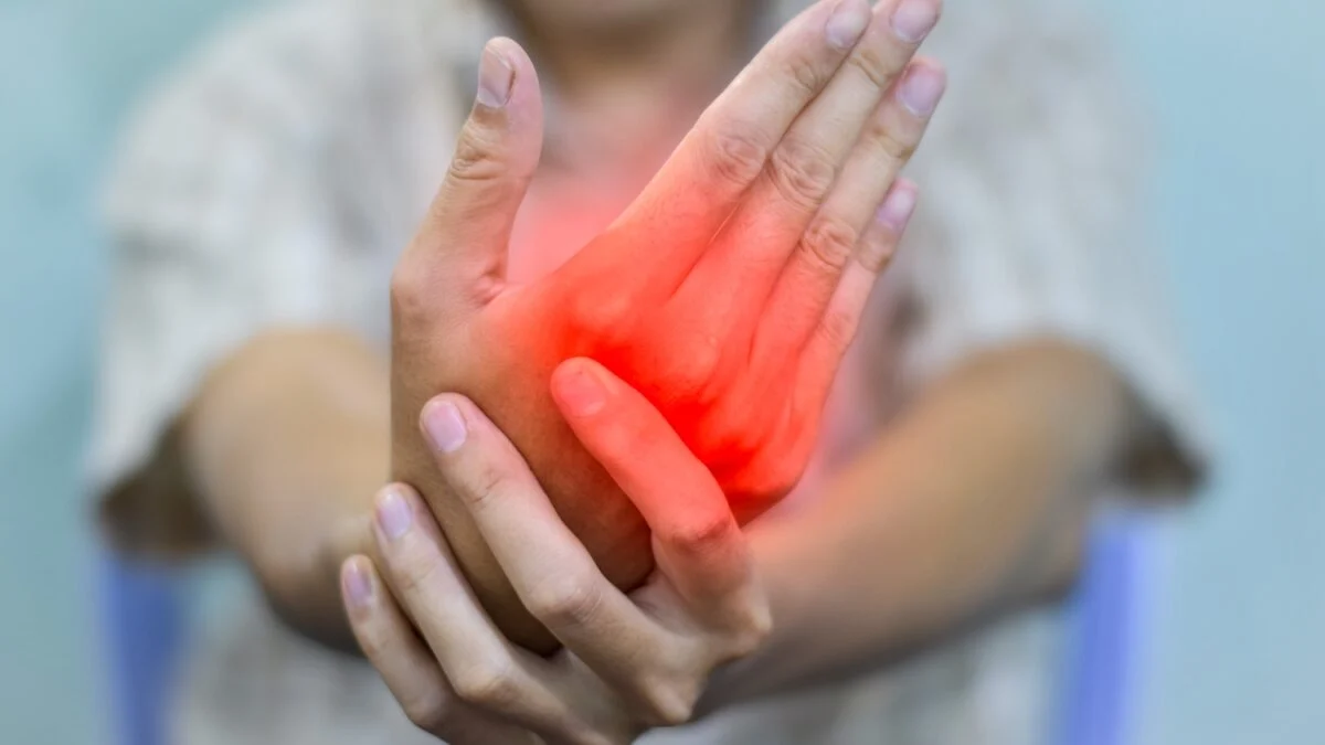 Severe polyarthritis: a single injection of CAR-T cells brought total remission to patients who were no longer helping