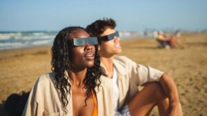 Solar eclipse 2026: watch out for these non-compliant glasses that are already circulating and threatening your eyesight