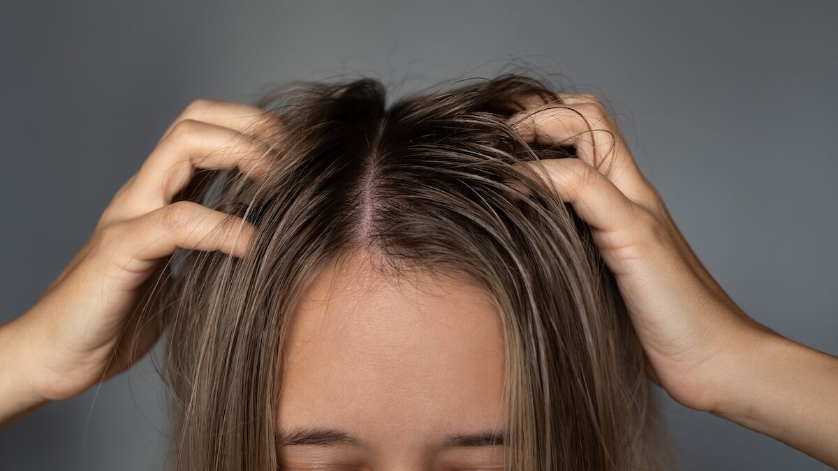 Space out your shampoos and say goodbye to greasy hair: 5 actions to adopt today!