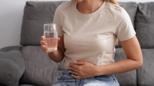 You eat healthy… but your belly swells after each meal? Here's Why (Especially If You're a Woman)