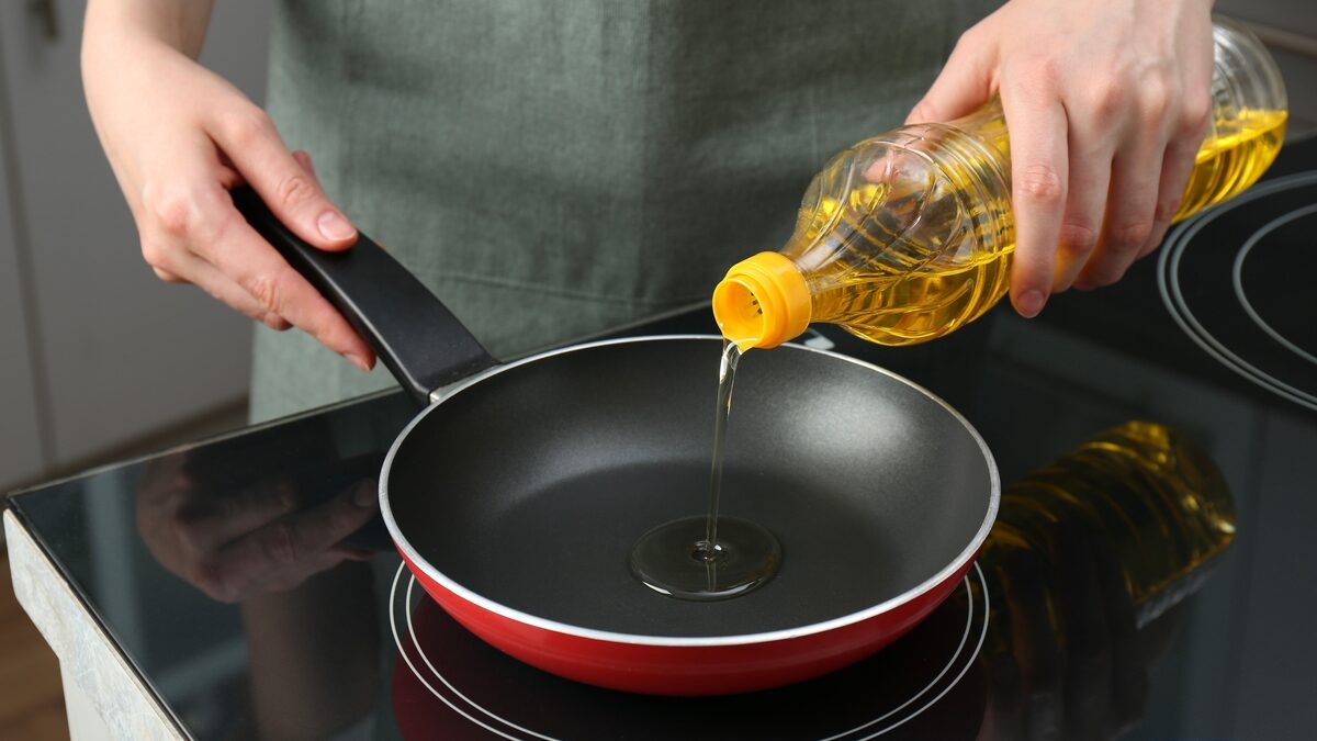5 cooking oils to favor for health — and 4 to limit, according to Julie Boët, dietician-nutritionist