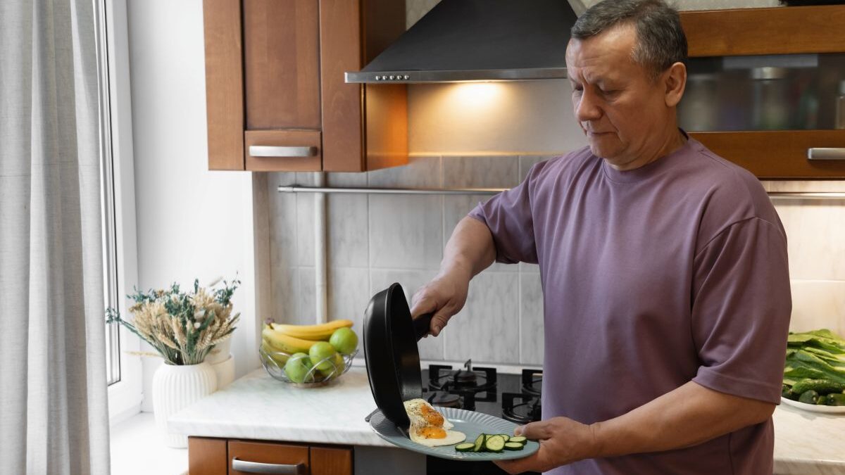 A dietitian's tips for exceeding 25 g of protein per meal without eating meat