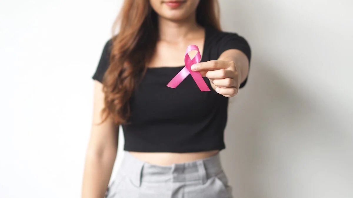 Anti-lice, disinfectants, gardening… a study alerts on 485 chemical substances linked to breast cancer