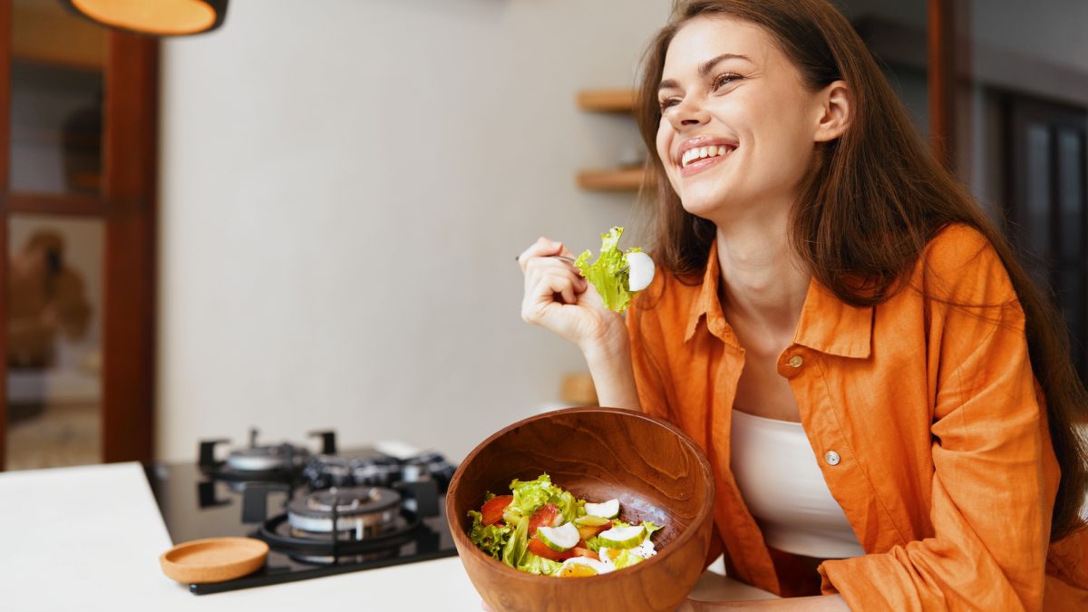 Did you know? This paper towel trick helps keep your salad longer
