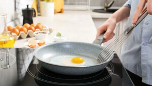 Eggs and cholesterol: should we still limit the yolk?