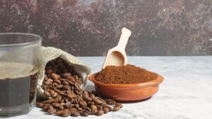 Ground coffee, capsules or beans: which one retains its aromas best (and for how long)?