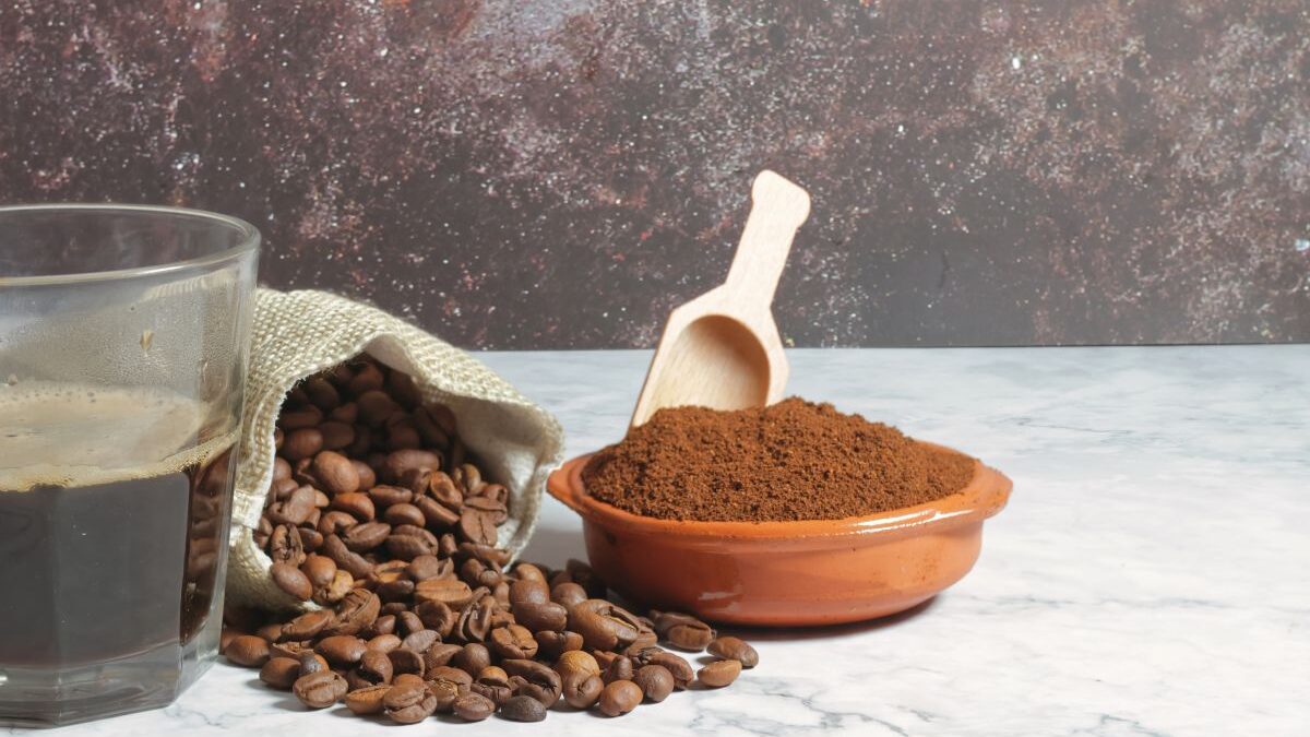 Ground coffee, capsules or beans: which one retains its aromas best (and for how long)?