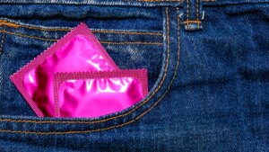 Sexual health: why did only 22.9% of French people dare to talk about it freely during their youth?