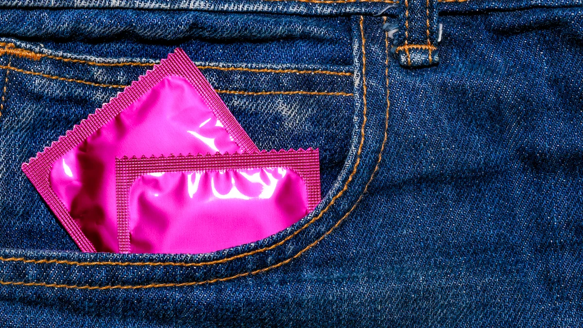Sexual health: why did only 22.9% of French people dare to talk about it freely during their youth?