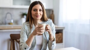 Tea or coffee: which drink should you choose to protect your bones after 60? Here is the opinion of the experts