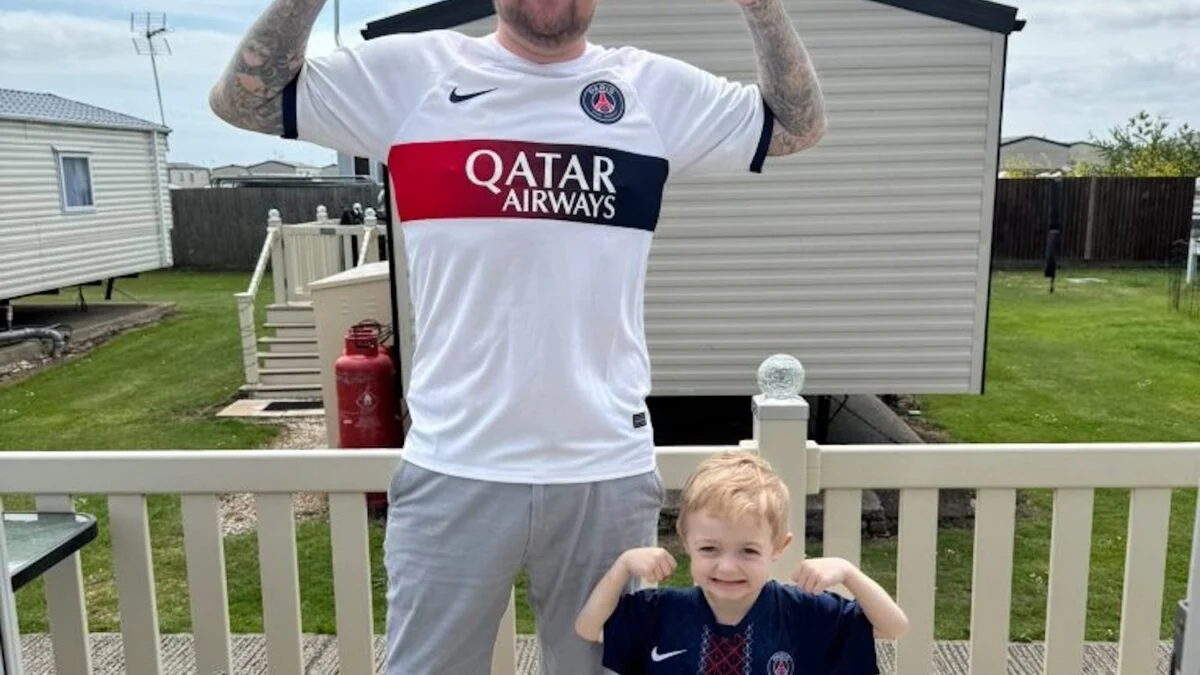 To save his son, this father loses 38 kg and endures 17 hours of operation for a double liver-intestine transplant
