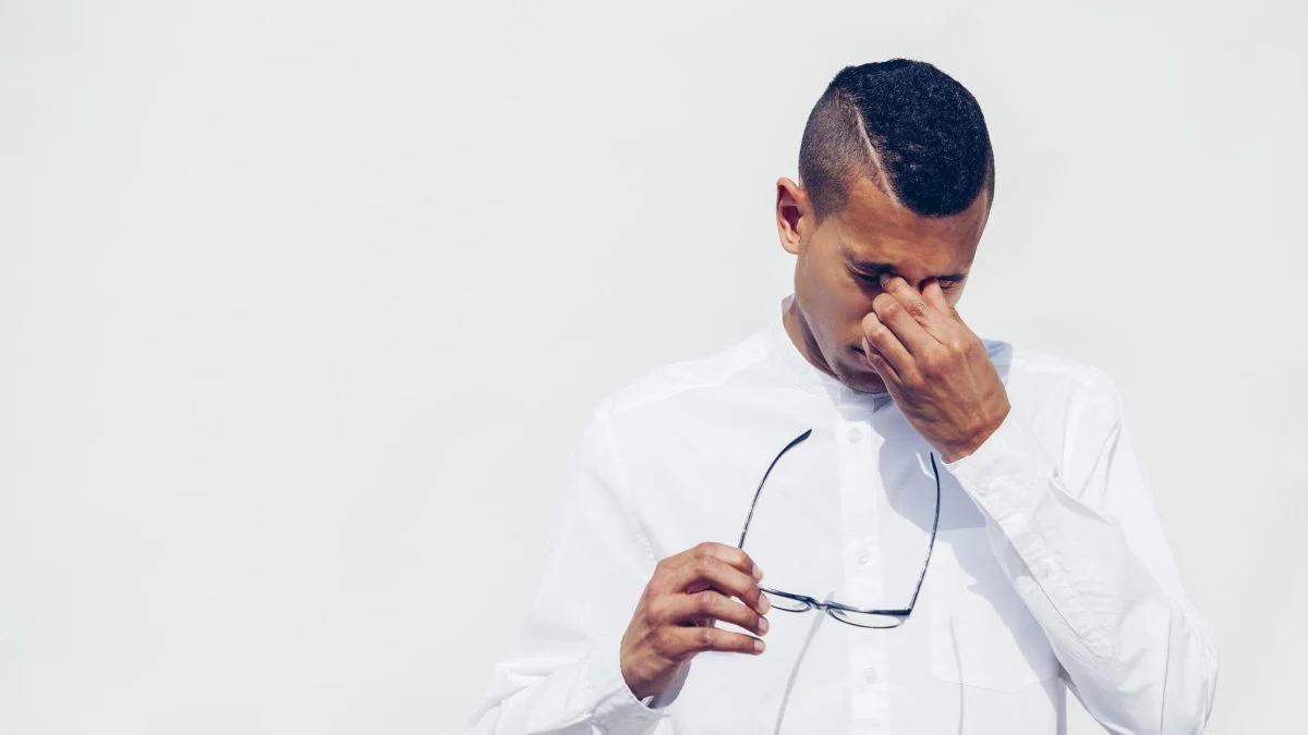 True or false health: seeing flies flying in front of the eyes is always a sign of a serious problem?