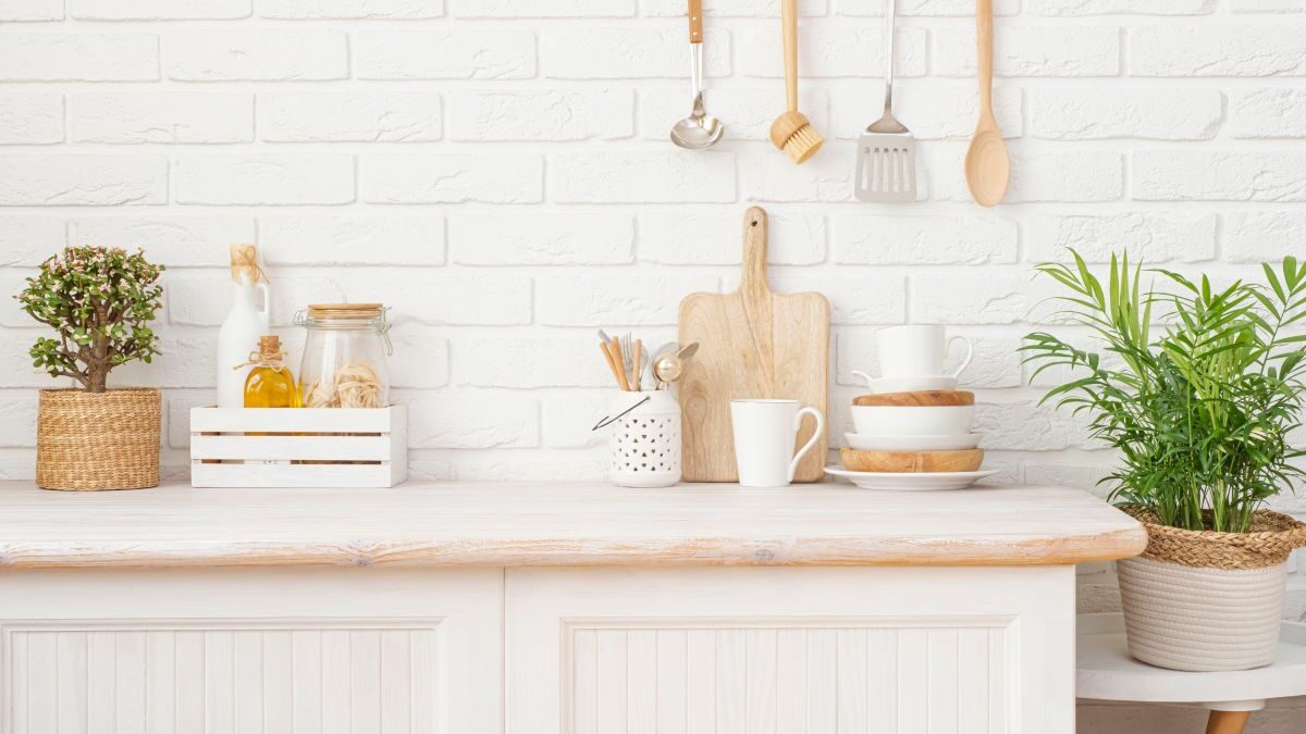 Wooden utensils: the essential advantage in the kitchen (and how to choose and maintain them)