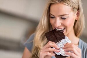 A square of chocolate to boost your memory? What the science says