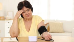 “If I don’t take it, it stresses me out”, Laurence becomes anxious every time she checks her blood pressure