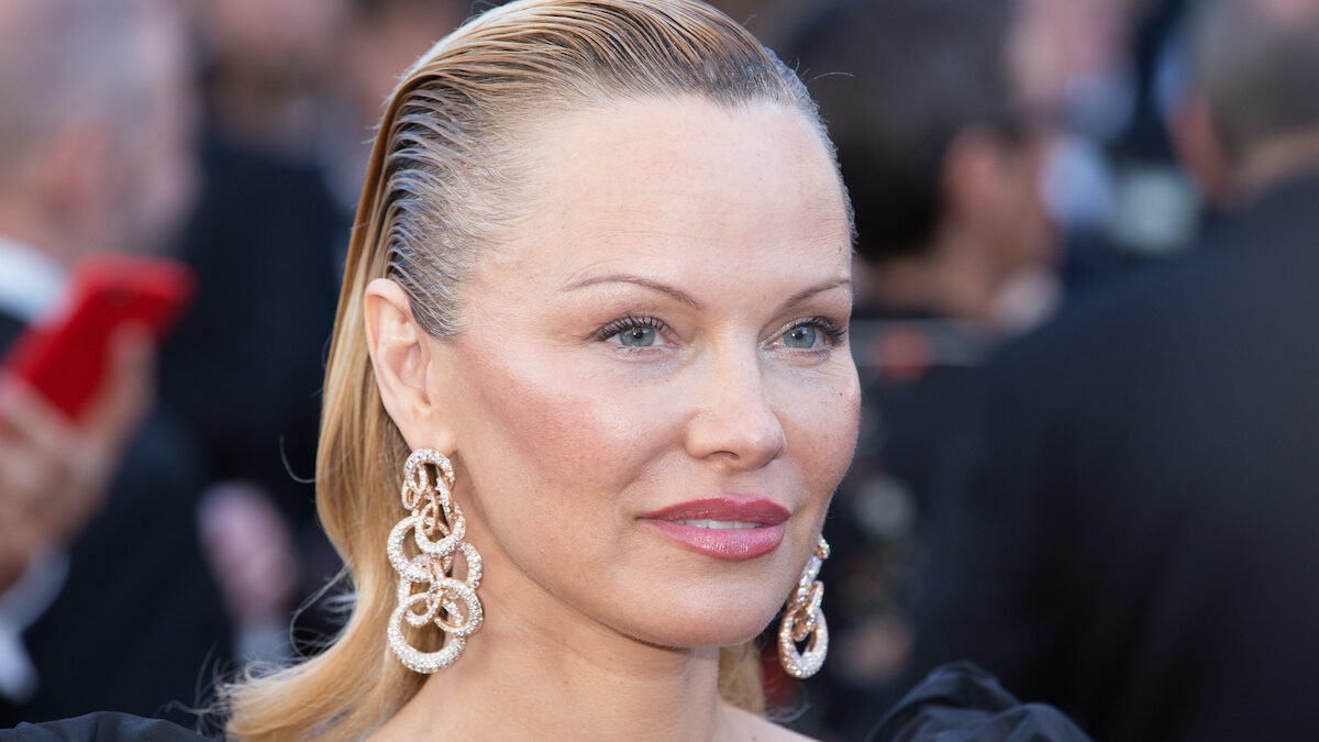 In Milan, Pamela Anderson is breaking away from her no-make-up era. And reveals a smoky you're going to want to copy