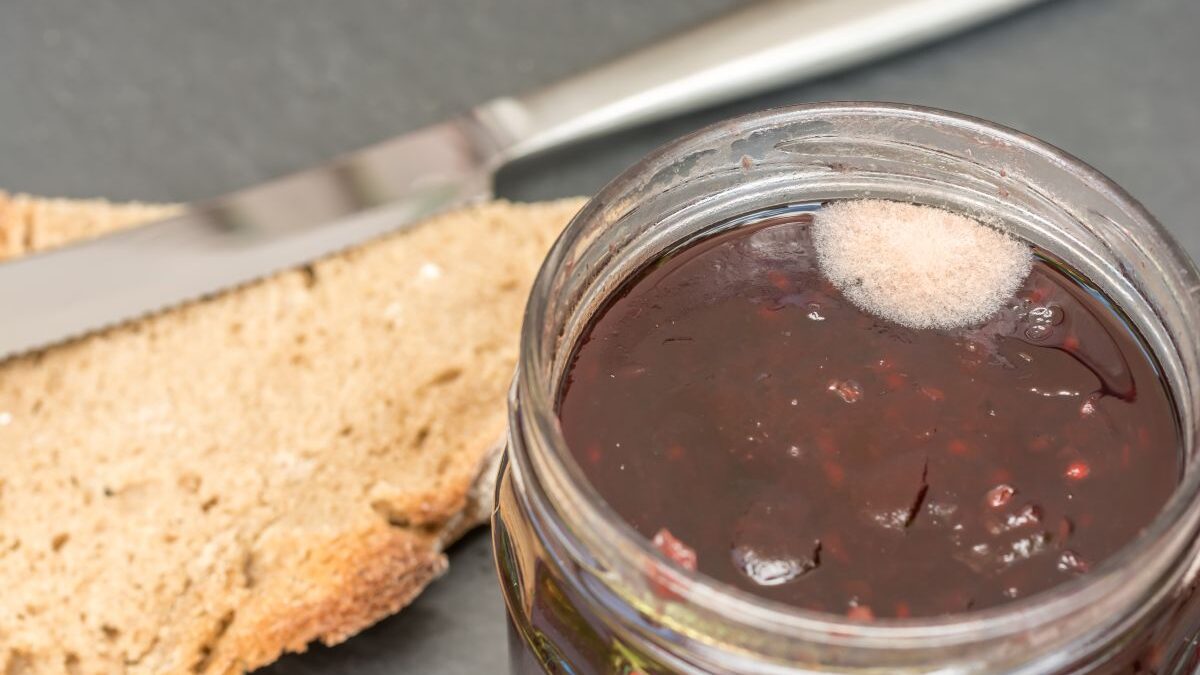 Mold in jam: should you really throw out the jar? Raphaël Gruman's advice on avoiding waste
