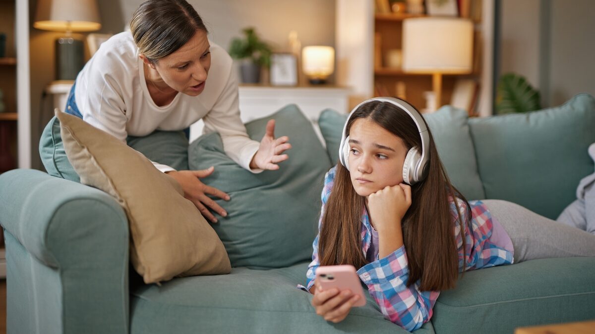 “Stop repeating!” : this psychologist explains how to make teenagers listen to you