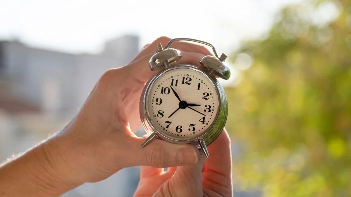 Transition to winter time: why Dr. Gérald Kierzek advises to anticipate now to protect your health