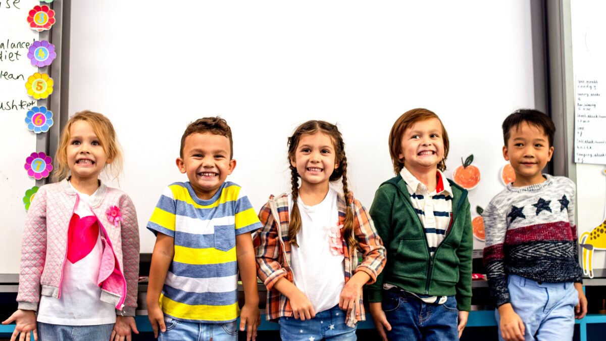 Why does the class photo stress parents so much? The analysis of psychologist Amélie Boukhobza