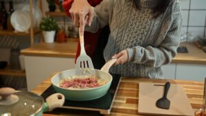 Winter body: how to enjoy winter dishes without gaining weight according to expert Julie Boët