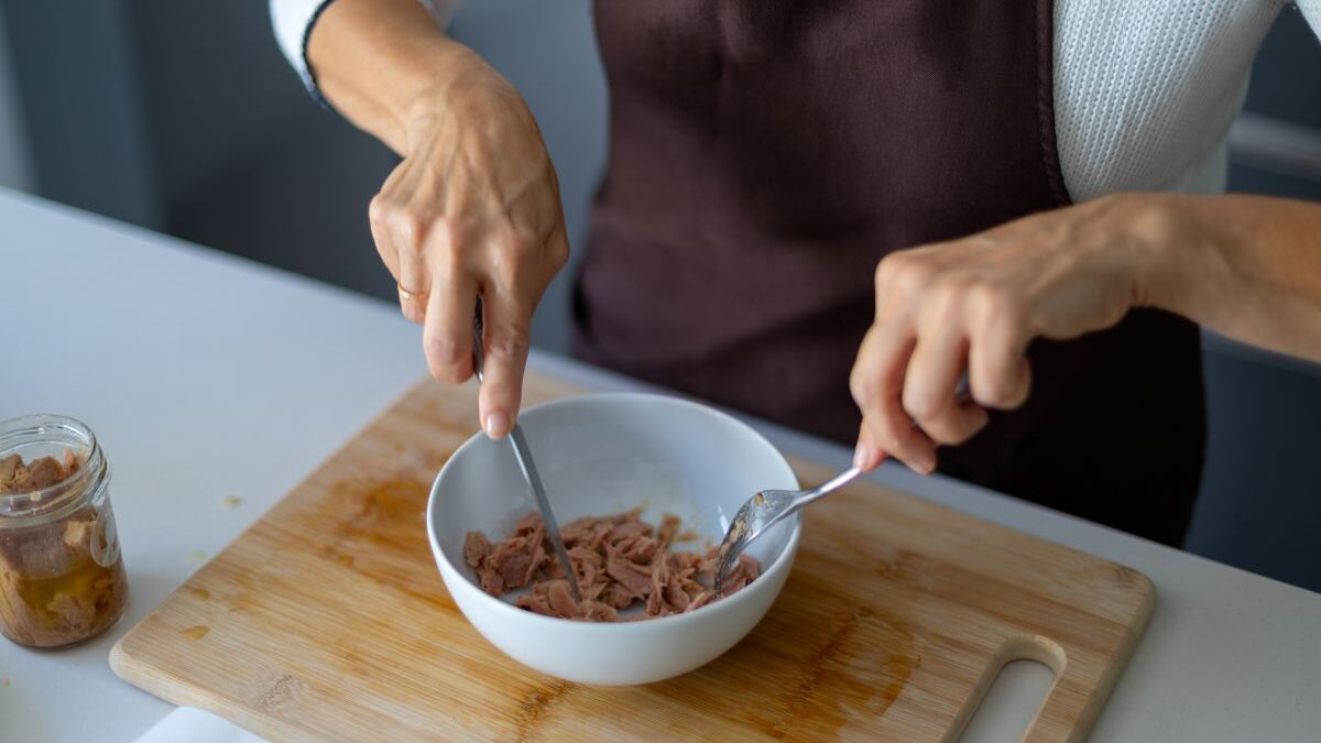 You have canned tuna and zucchini, this ravioli gratin recipe will delight you